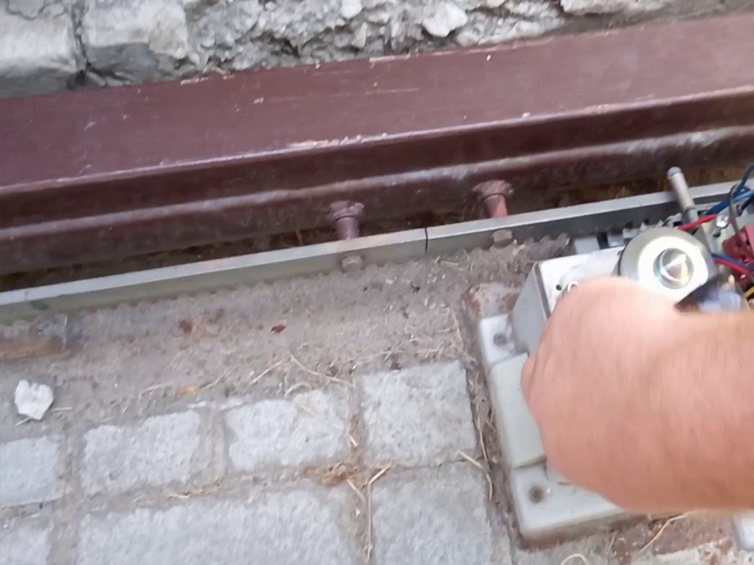 Ремонт откатных ворот